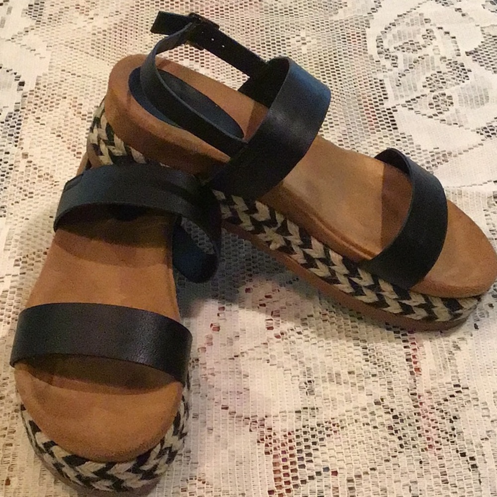 COPY - Sz.10 Bamboo Black/White Platform Sandals